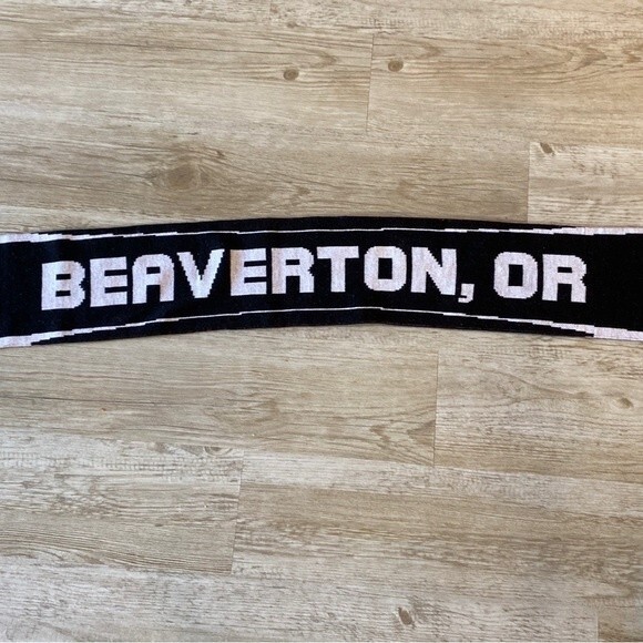 NWOT UNITED BEAVERTON OREGON  UNISEX SOCCER SCARF - Picture 10 of 10
